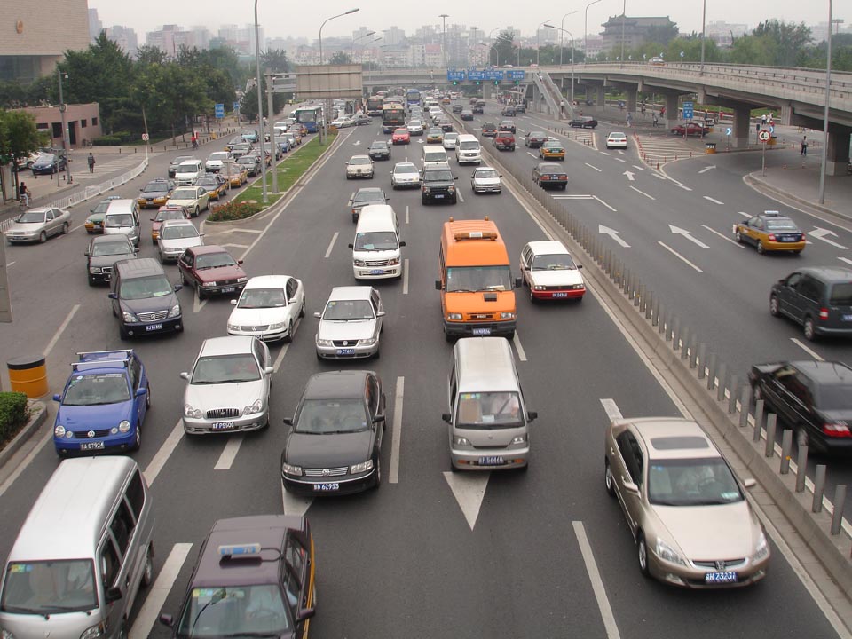 En översiktsbild från en av ringvägarna i centrala  Beijing
